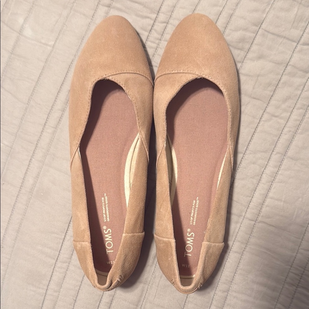 TOMS Women's Tan Flats